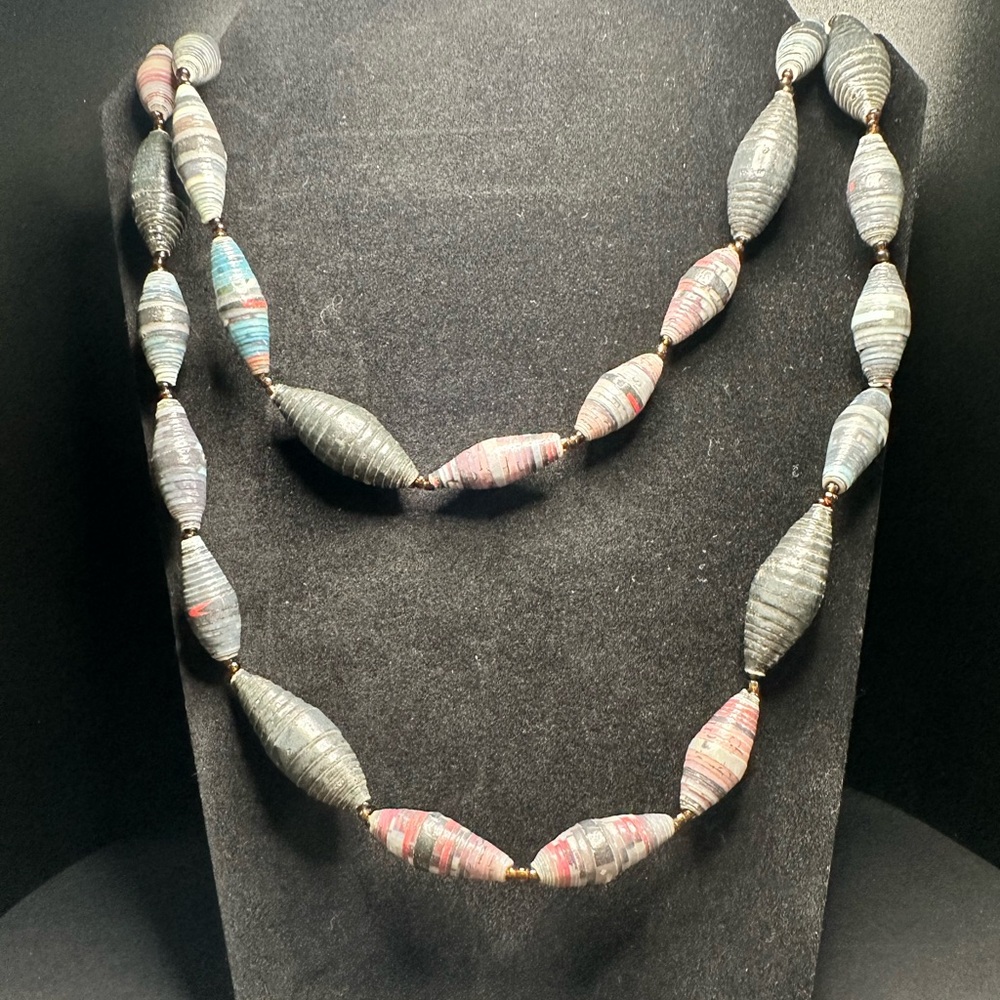 Paper wrapped beads‎ necklace
